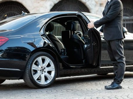 Make Your Special Day Extra Special With a Chauffeur Service